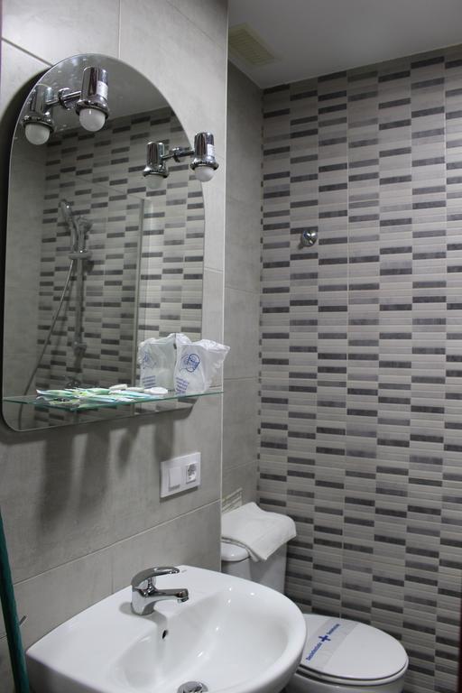 Apartamentos Bolonia Paraiso エクステリア 写真