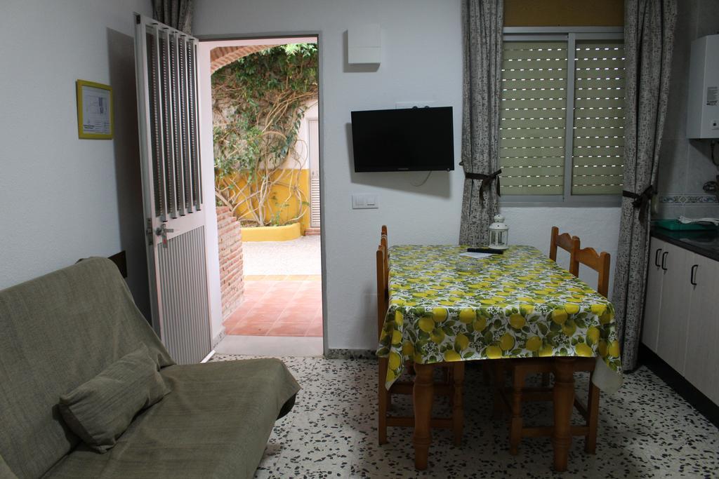 Apartamentos Bolonia Paraiso エクステリア 写真