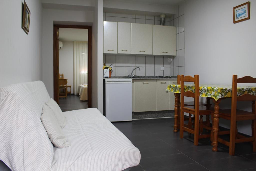 Apartamentos Bolonia Paraiso エクステリア 写真