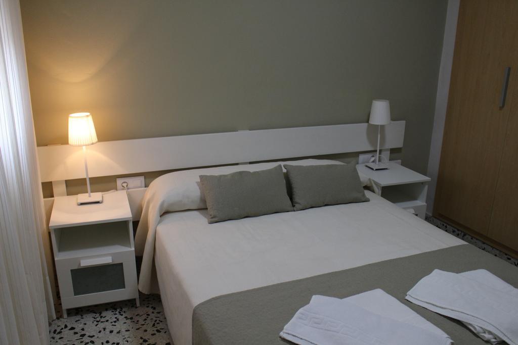 Apartamentos Bolonia Paraiso エクステリア 写真
